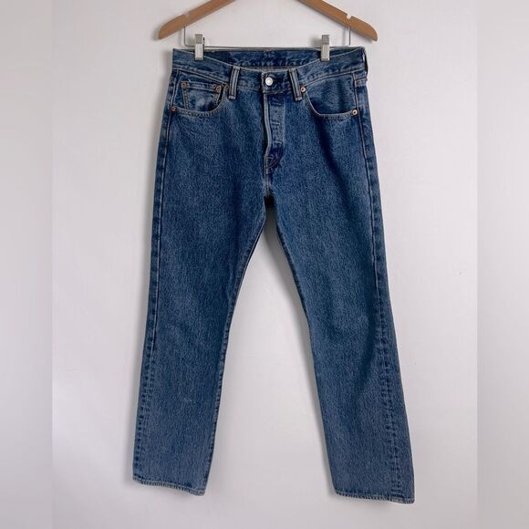 Vintage Levi's Unisex 501 Medium Wash 100% Cotton Straight Leg Jeans Size 30x30 - Picture 1 of 12